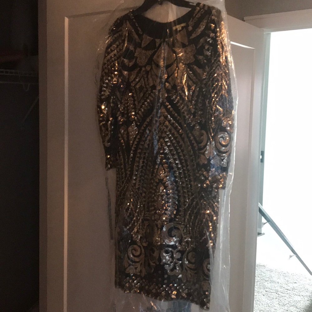 Gianni Bini Size Medium Dress—fits like 2/4.